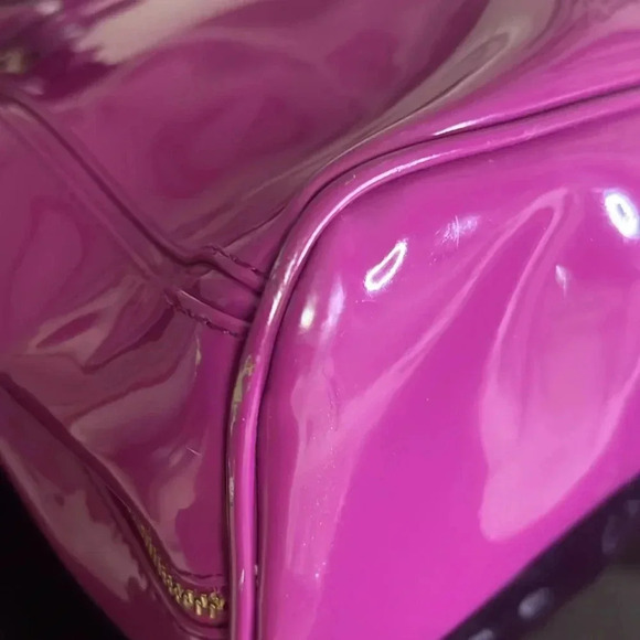 Ted Baker bag in beautiful purple. floral lining with snap closure - Picture 12 of 12